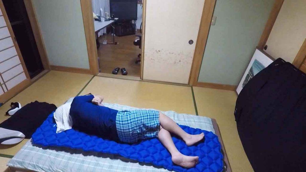 （写真、おっさんがが寝ています・・。すいません！）